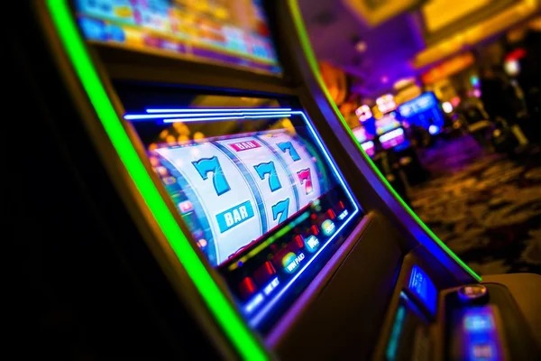 Playtech live blackjack table on mentarijitu login with multi-camera view and live chat